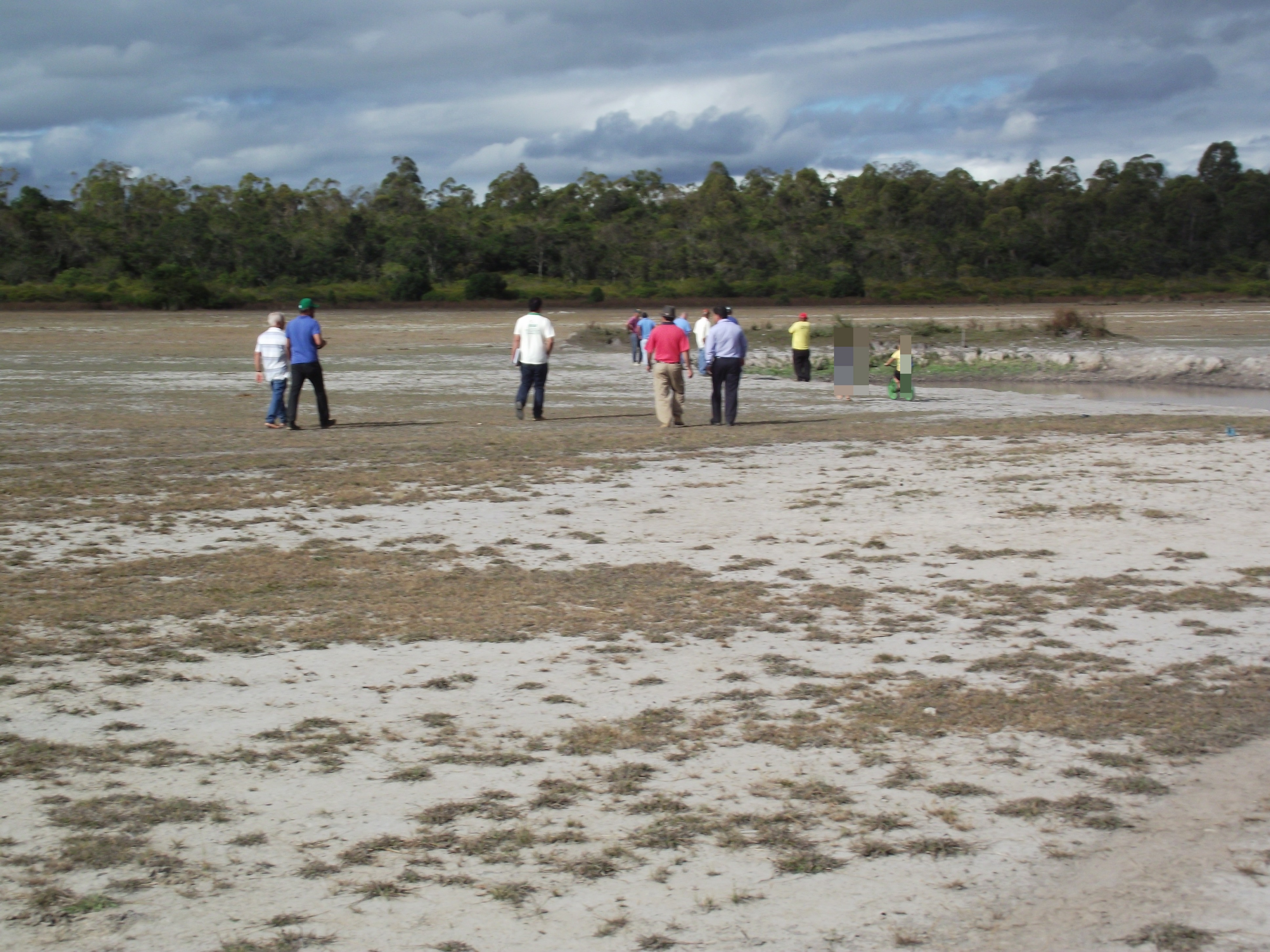 Encontro no Distrito de Lagoa Grande para tratar de assunto referente ao desassoreamento da Lagoa (17-07-201 (13).JPG
