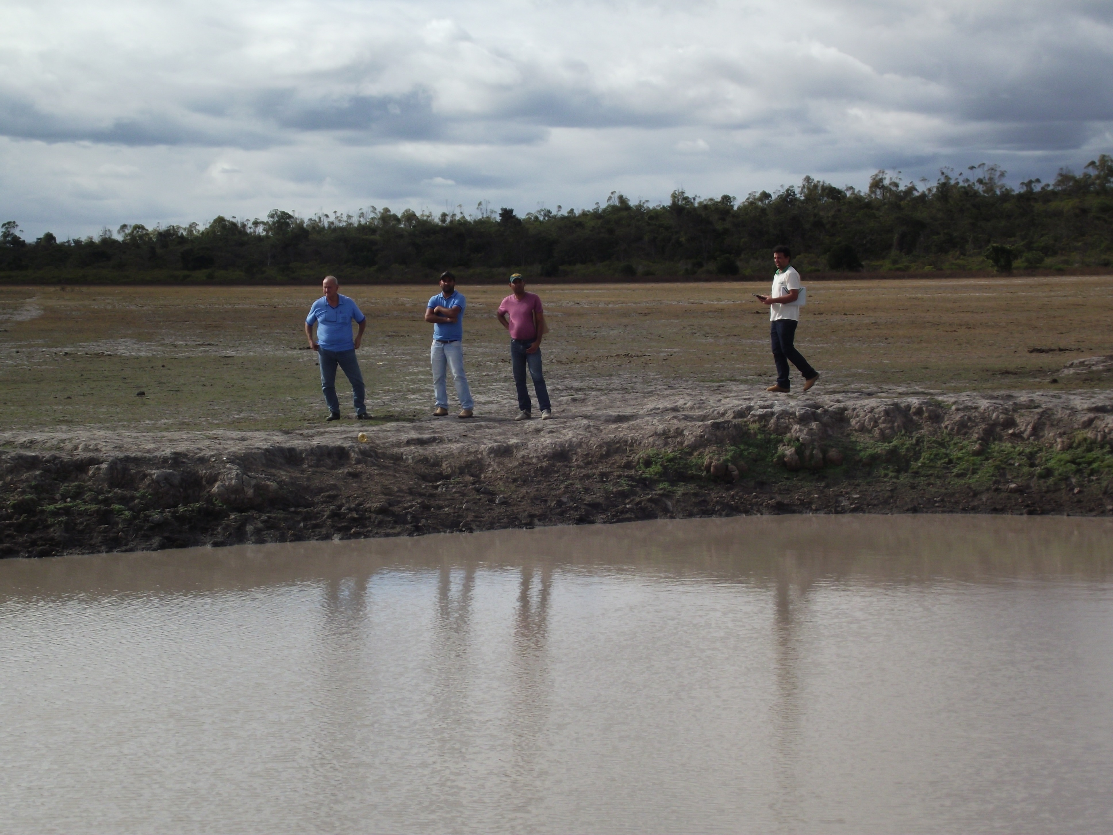 Encontro no Distrito de Lagoa Grande para tratar de assunto referente ao desassoreamento da Lagoa (17-07-201 (18).JPG