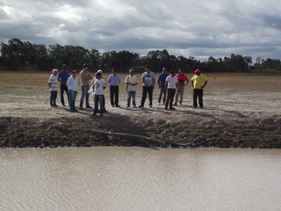 Encontro no Distrito de Lagoa Grande para tratar de assunto referente ao desassoreamento da Lagoa (17-07-201 (19).JPG