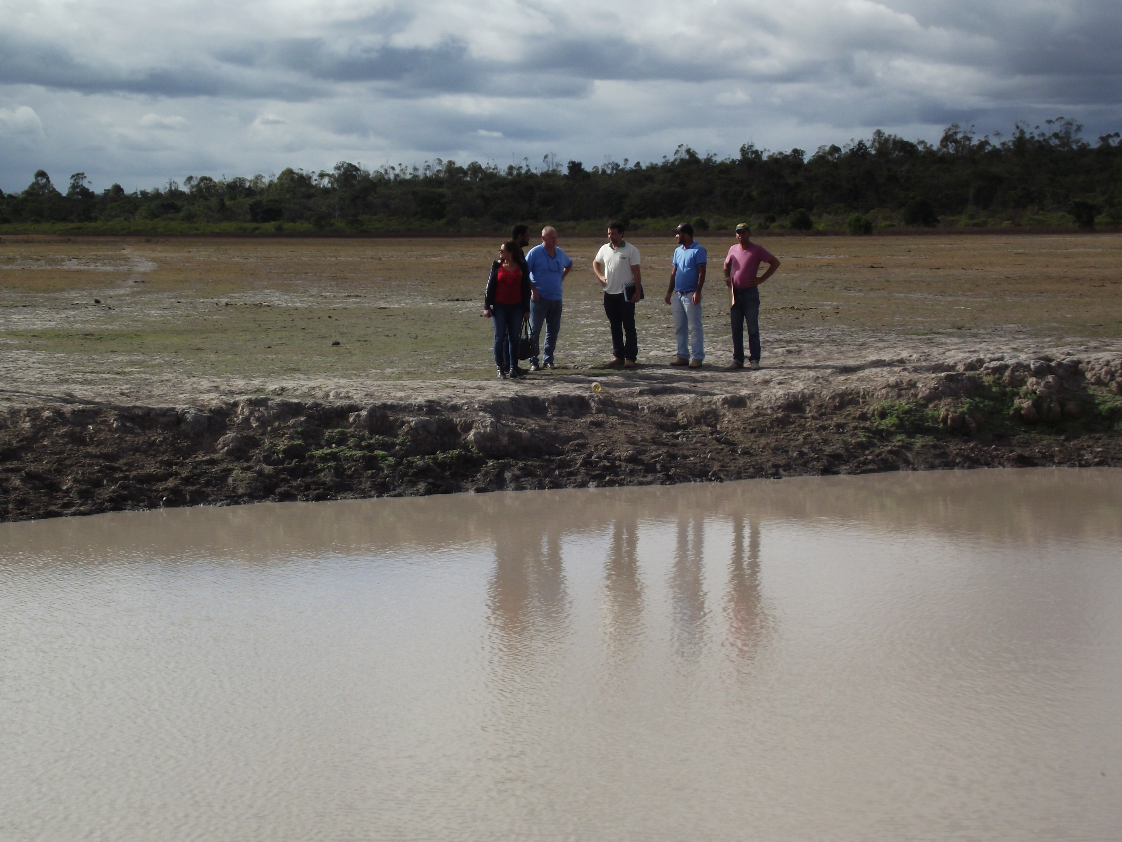 Encontro no Distrito de Lagoa Grande para tratar de assunto referente ao desassoreamento da Lagoa (17-07-201 (20).JPG