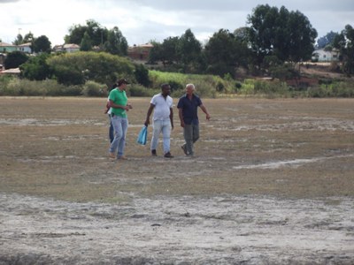 Encontro no Distrito de Lagoa Grande para tratar de assunto referente ao desassoreamento da Lagoa (17-07-201 (23).JPG