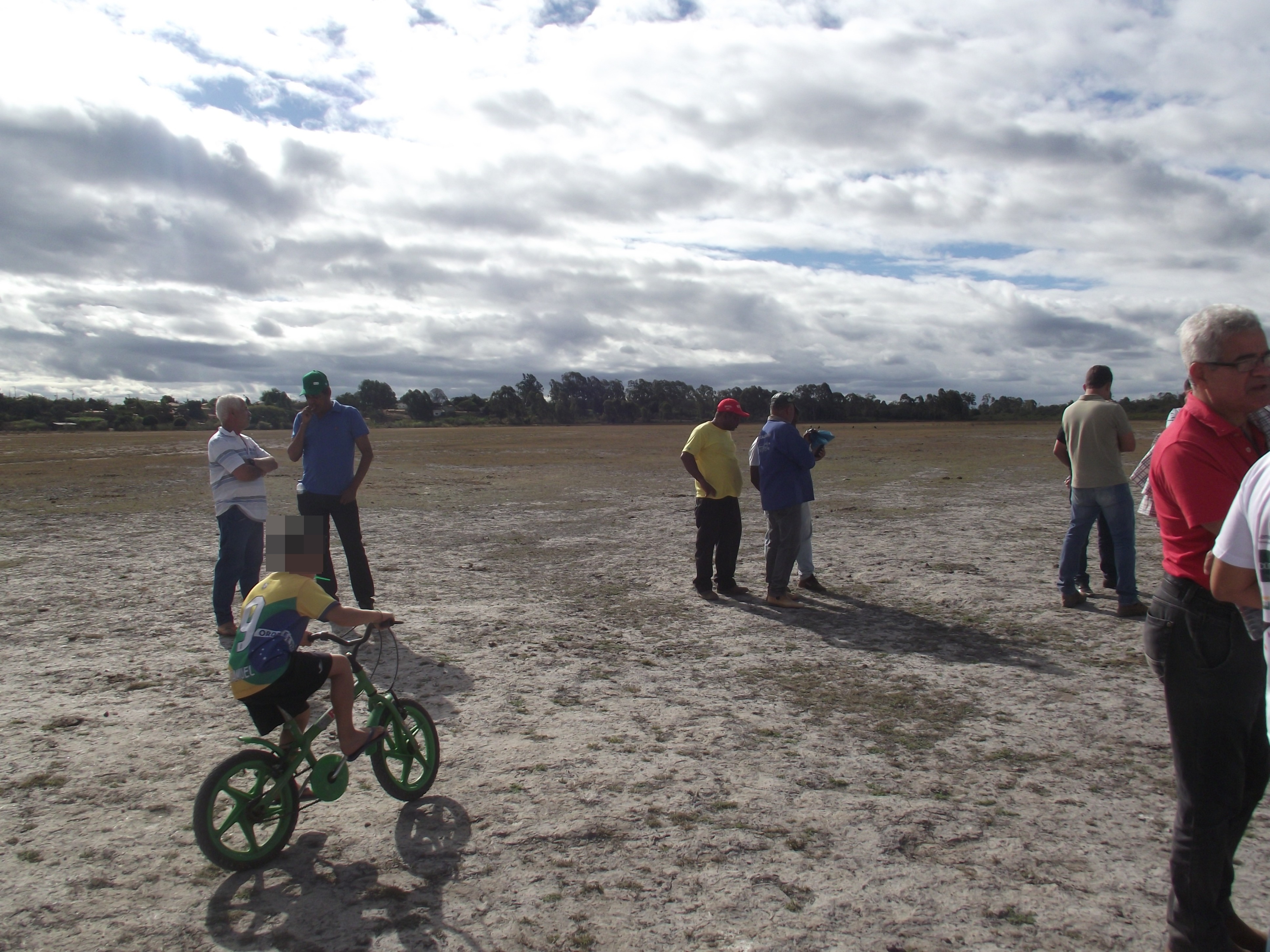 Encontro no Distrito de Lagoa Grande para tratar de assunto referente ao desassoreamento da Lagoa (17-07-201 (31).JPG