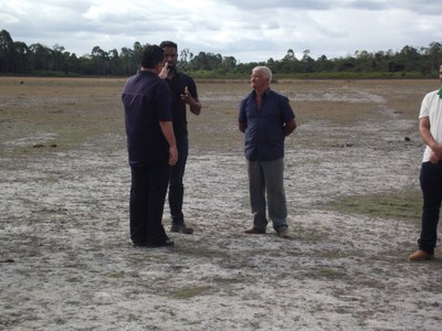 Encontro no Distrito de Lagoa Grande para tratar de assunto referente ao desassoreamento da Lagoa (17-07-201 (40).JPG