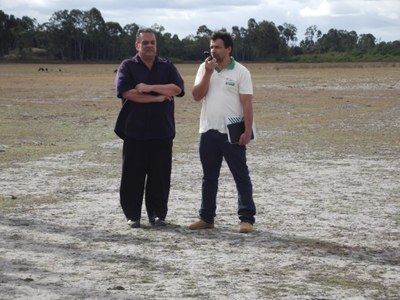 Encontro no Distrito de Lagoa Grande para tratar de assunto referente ao desassoreamento da Lagoa (17-07-201 (42).JPG