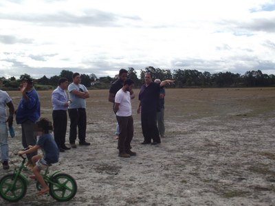 Encontro no Distrito de Lagoa Grande para tratar de assunto referente ao desassoreamento da Lagoa (17-07-201 (44).JPG