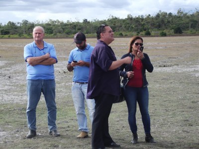 Encontro no Distrito de Lagoa Grande para tratar de assunto referente ao desassoreamento da Lagoa (17-07-201 (49).JPG