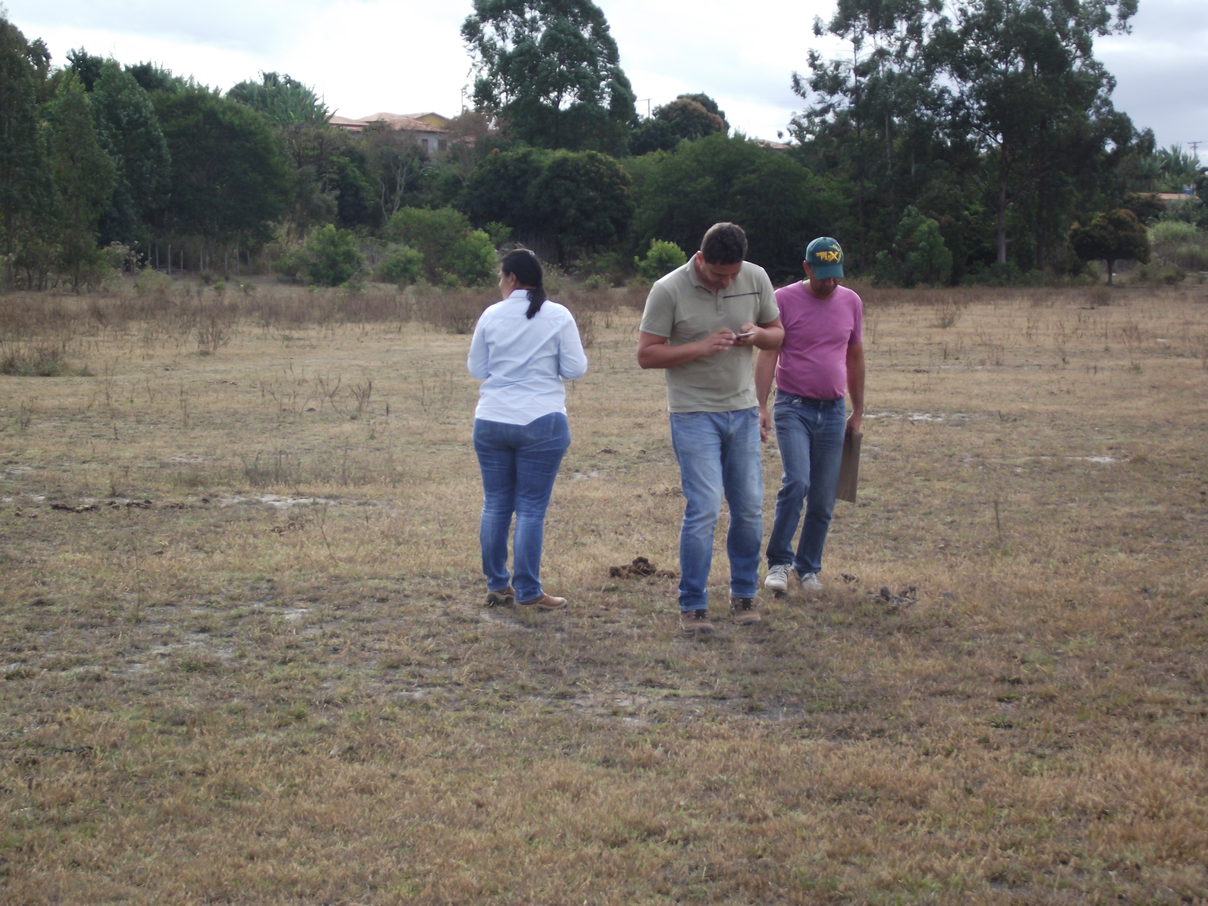 Encontro no Distrito de Lagoa Grande para tratar de assunto referente ao desassoreamento da Lagoa (17-07-201.JPG